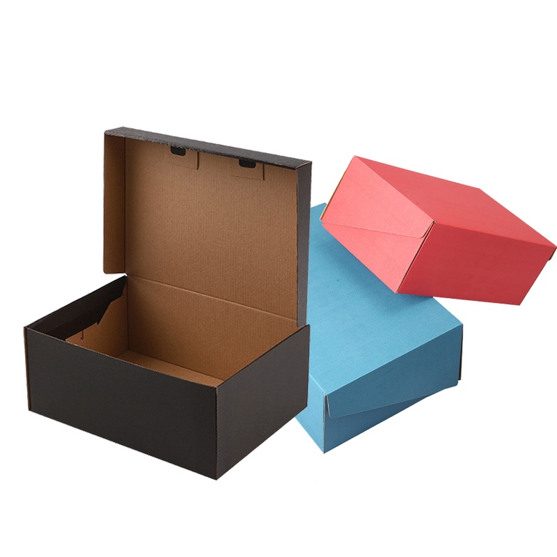 Pahvinen kenkälaatikko